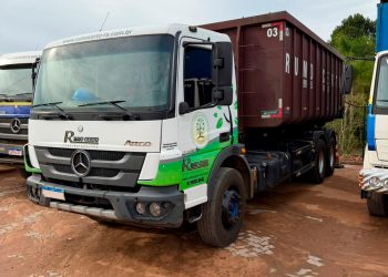 Caminhão Roll on Mercedes-Benz