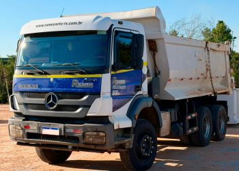 Caminhão Caçamba Mercedes-Benz