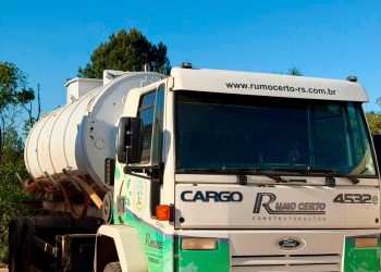 Caminhão Hidrojato Ford Cargo