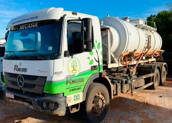 Caminhão Tanque Mercedes-Benz