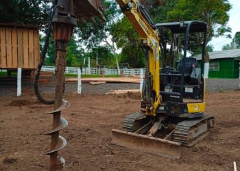 Mini Escavadeira 2.2 Toneladas com Broca